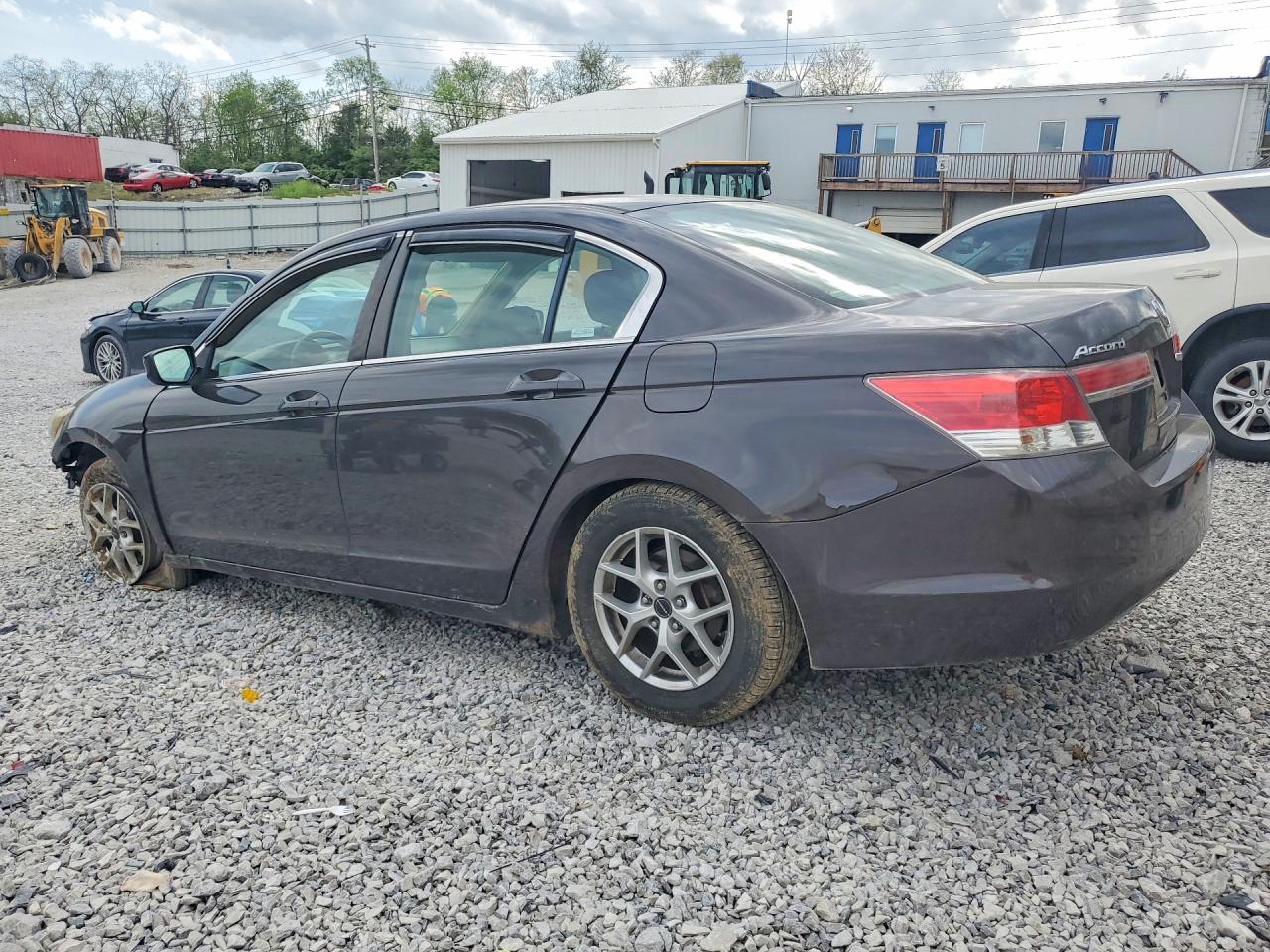 2011 HONDA ACCORD LX photo 4