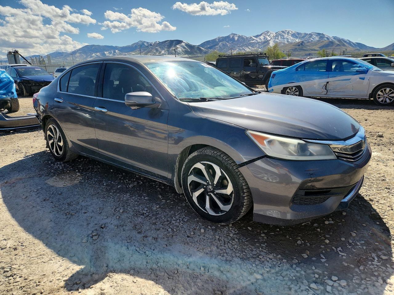 2017 HONDA ACCORD EX photo 4