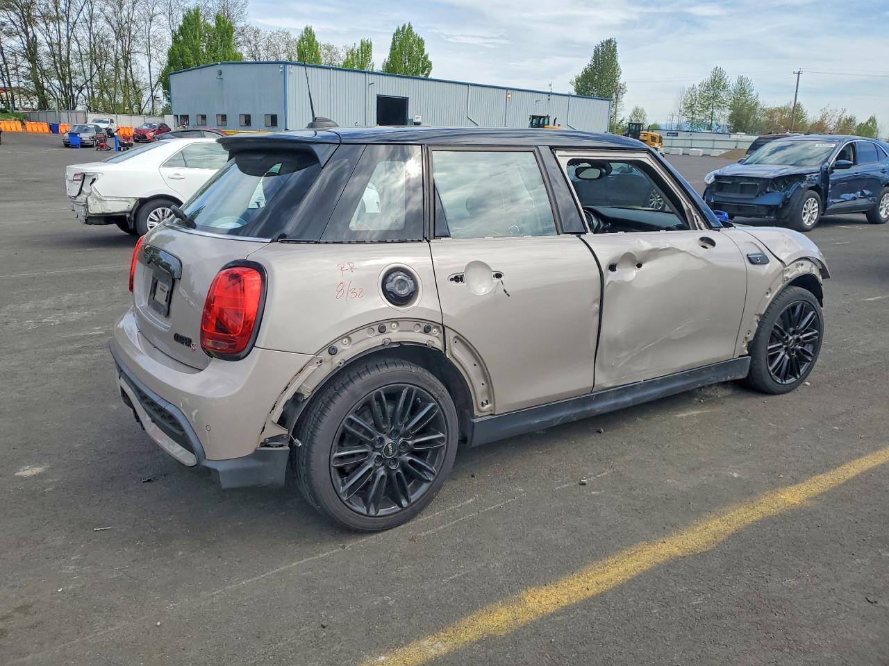 2022 MINI COOPER S photo 7