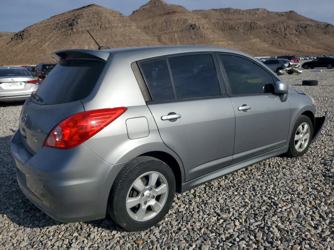 2011 NISSAN VERSA 1.8 S photo 5