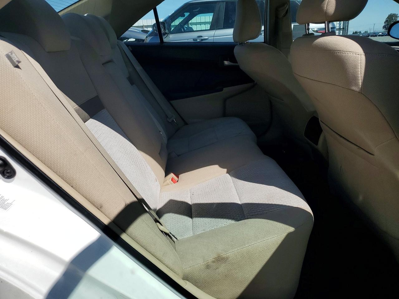 2012 TOYOTA CAMRY LE photo 28