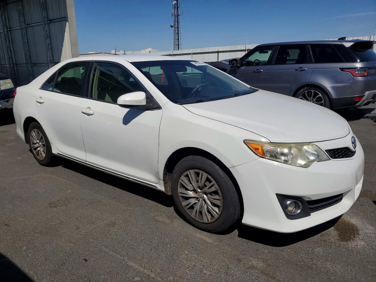 2012 TOYOTA CAMRY LE photo 10
