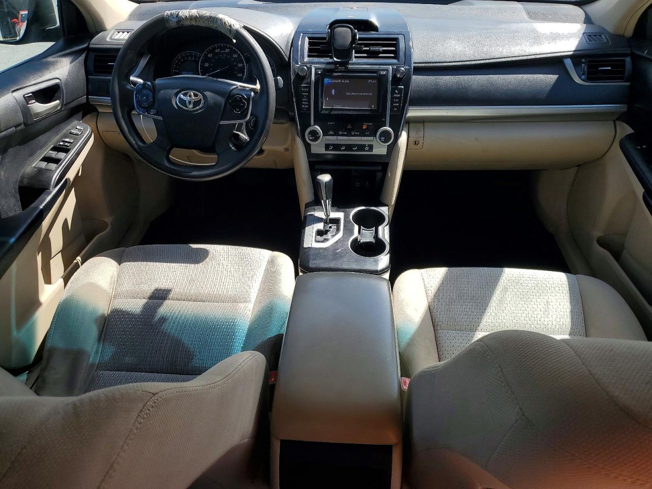 2012 TOYOTA CAMRY LE photo 22
