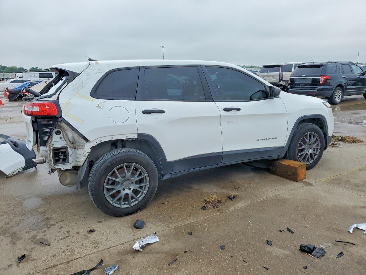 2014 JEEP CHEROKEE SPORT photo 5