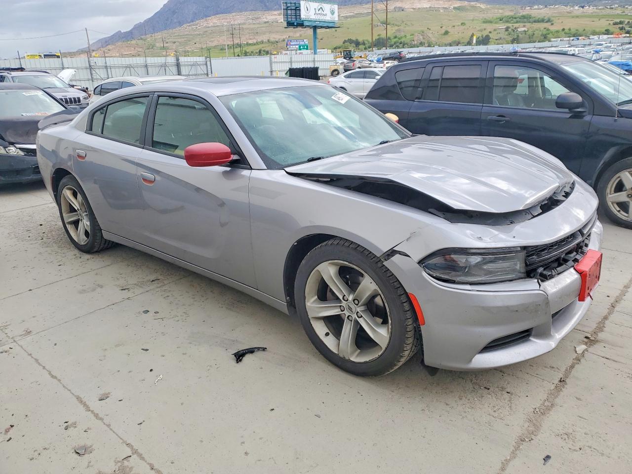 2017 DODGE CHARGER SXT photo 4