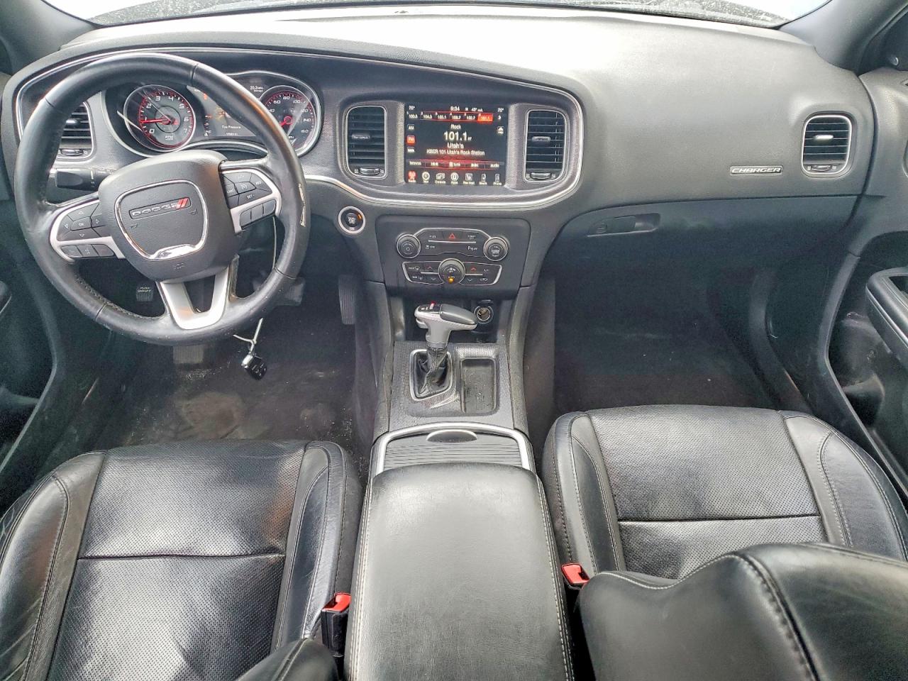2017 DODGE CHARGER SXT photo 8