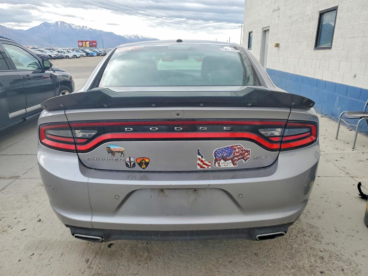 2017 DODGE CHARGER SXT photo 6
