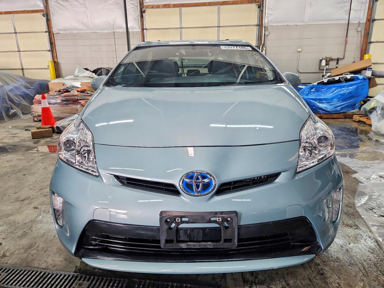 2012 TOYOTA PRIUS FOUR photo 9