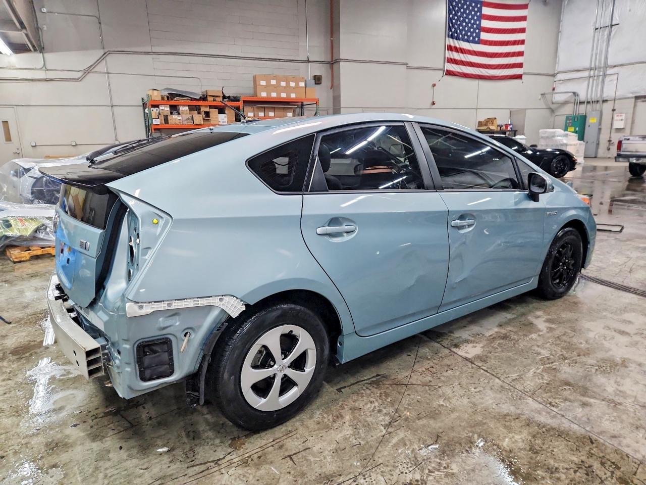2012 TOYOTA PRIUS FOUR photo 5