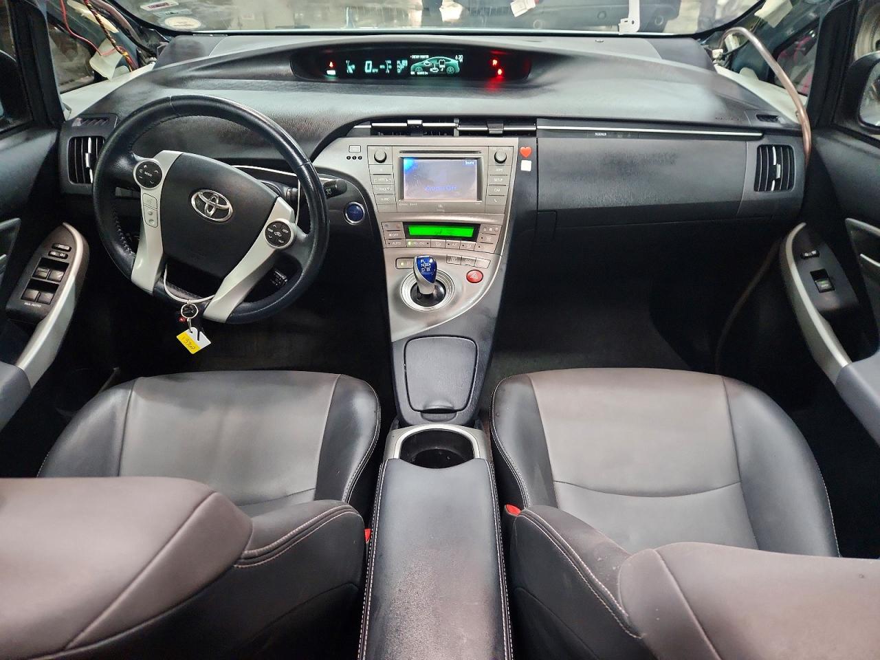 2012 TOYOTA PRIUS FOUR photo 15