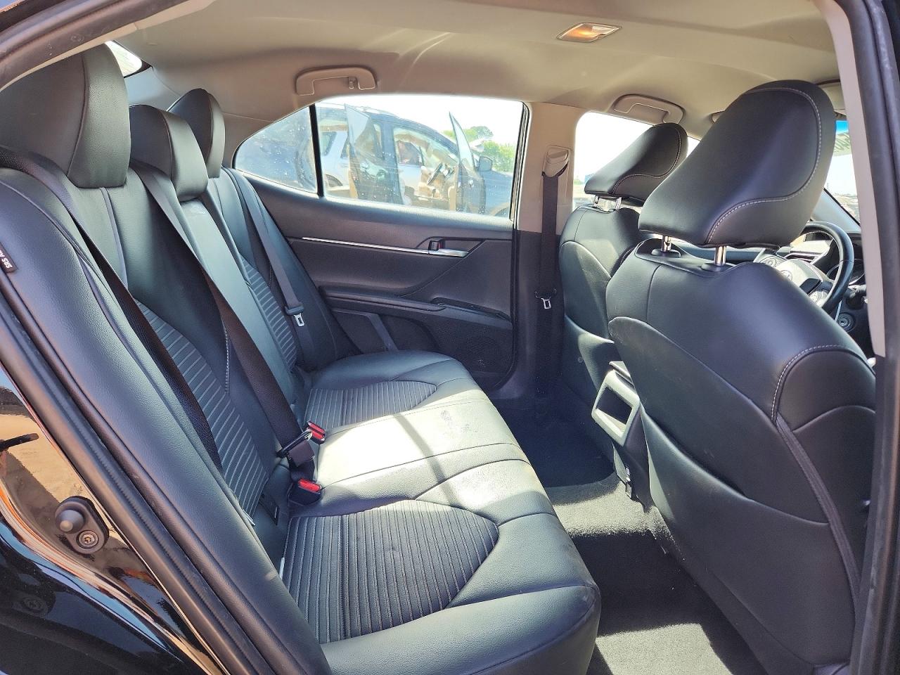 2019 TOYOTA CAMRY SE photo 19