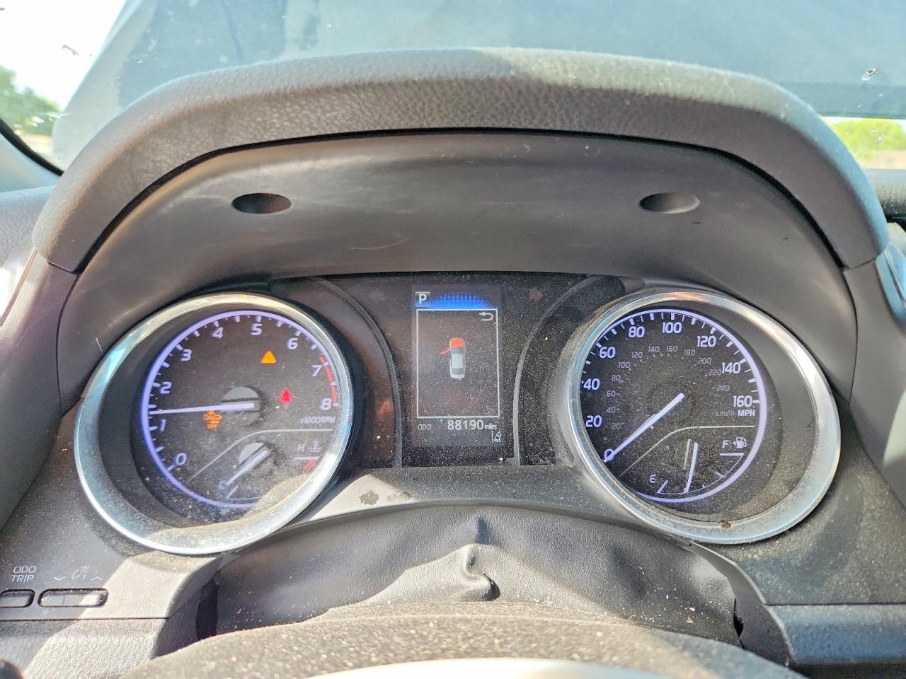 2019 TOYOTA CAMRY SE photo 17