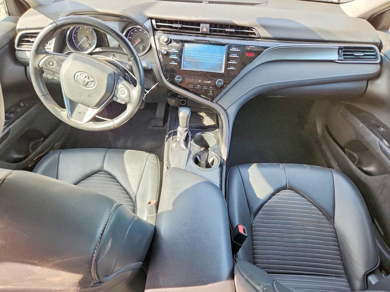 2019 TOYOTA CAMRY SE photo 15