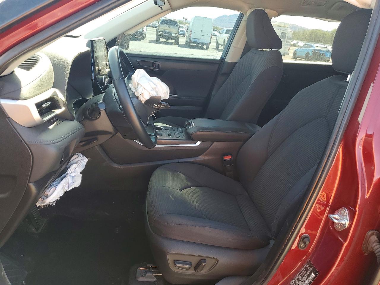 2022 TOYOTA HIGHLANDER LE photo 7