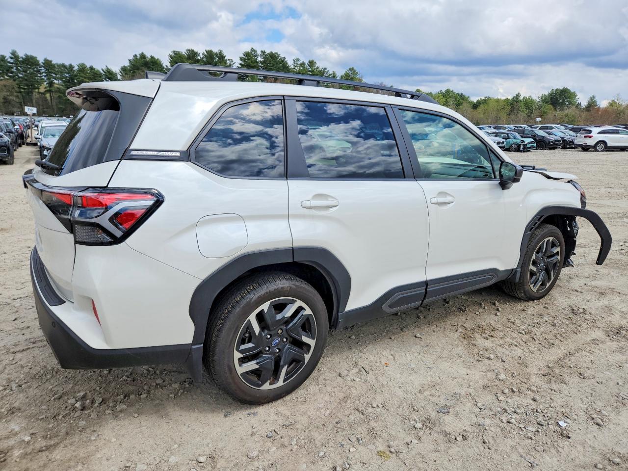 2025 SUBARU FORESTER LIMITED photo 3
