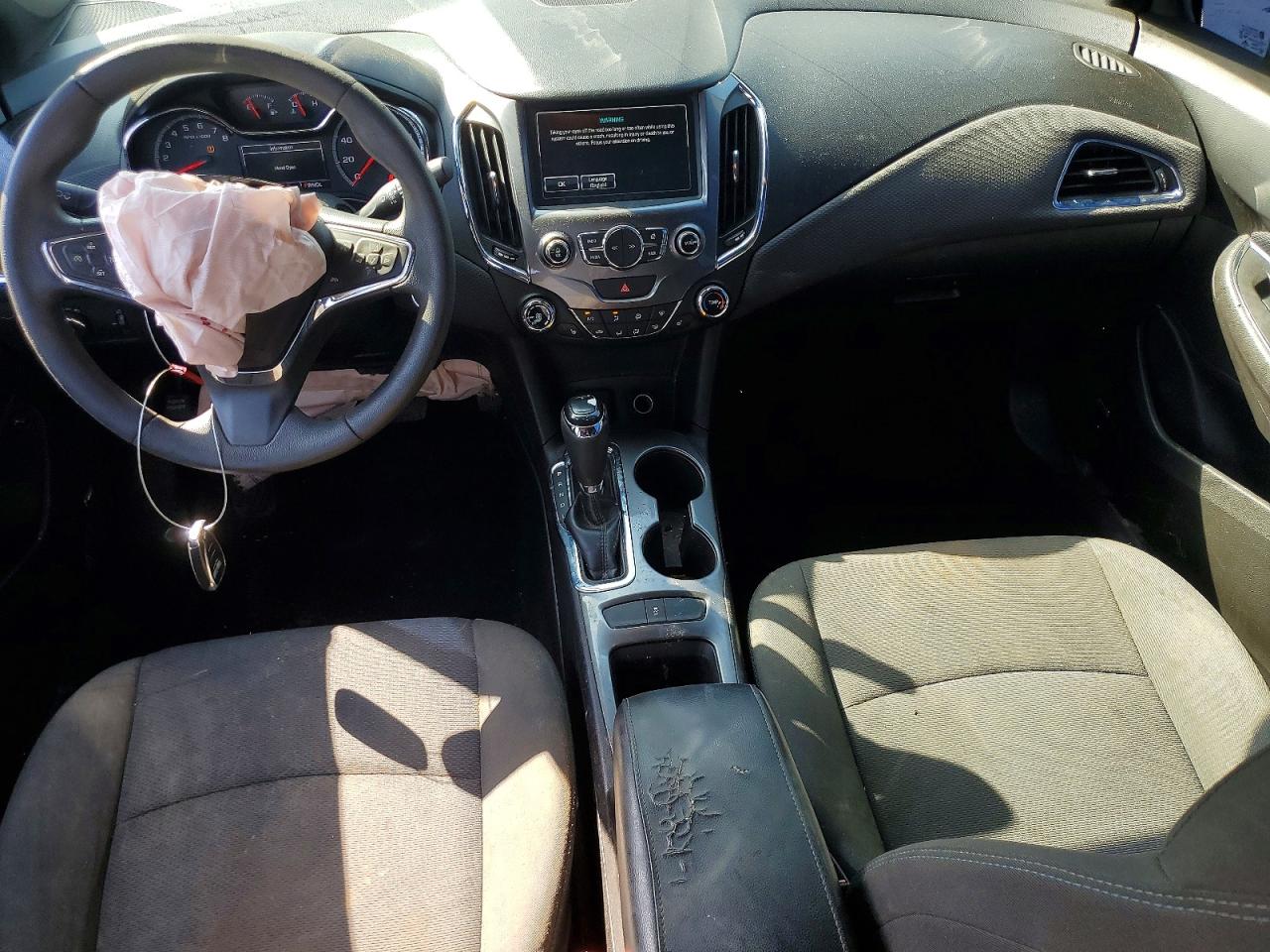2017 CHEVROLET CRUZE LT photo 22