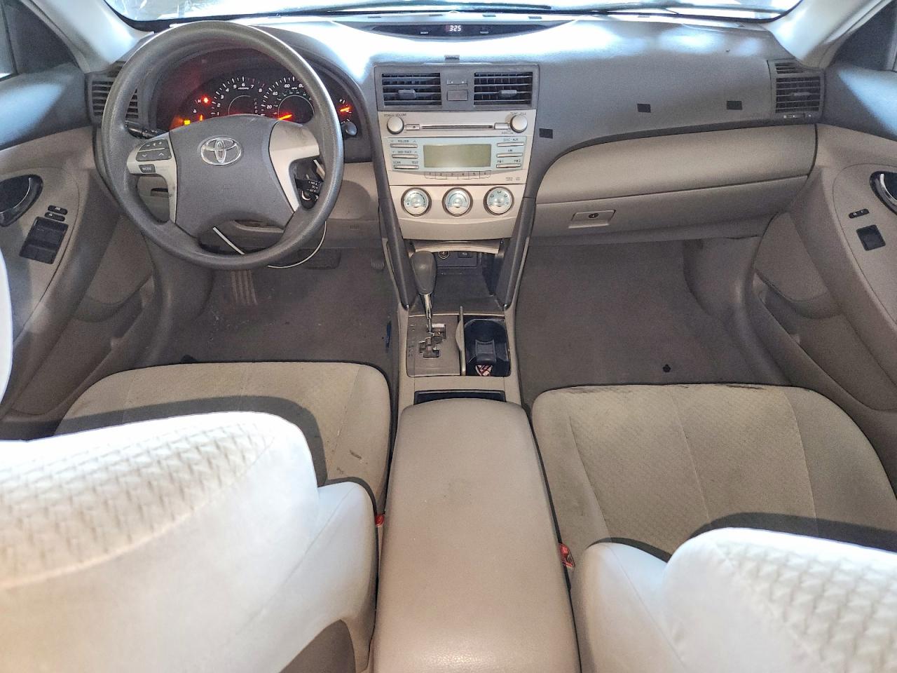 2009 TOYOTA CAMRY LE photo 8