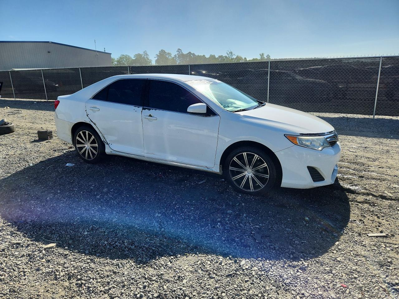 2014 TOYOTA CAMRY LE photo 7