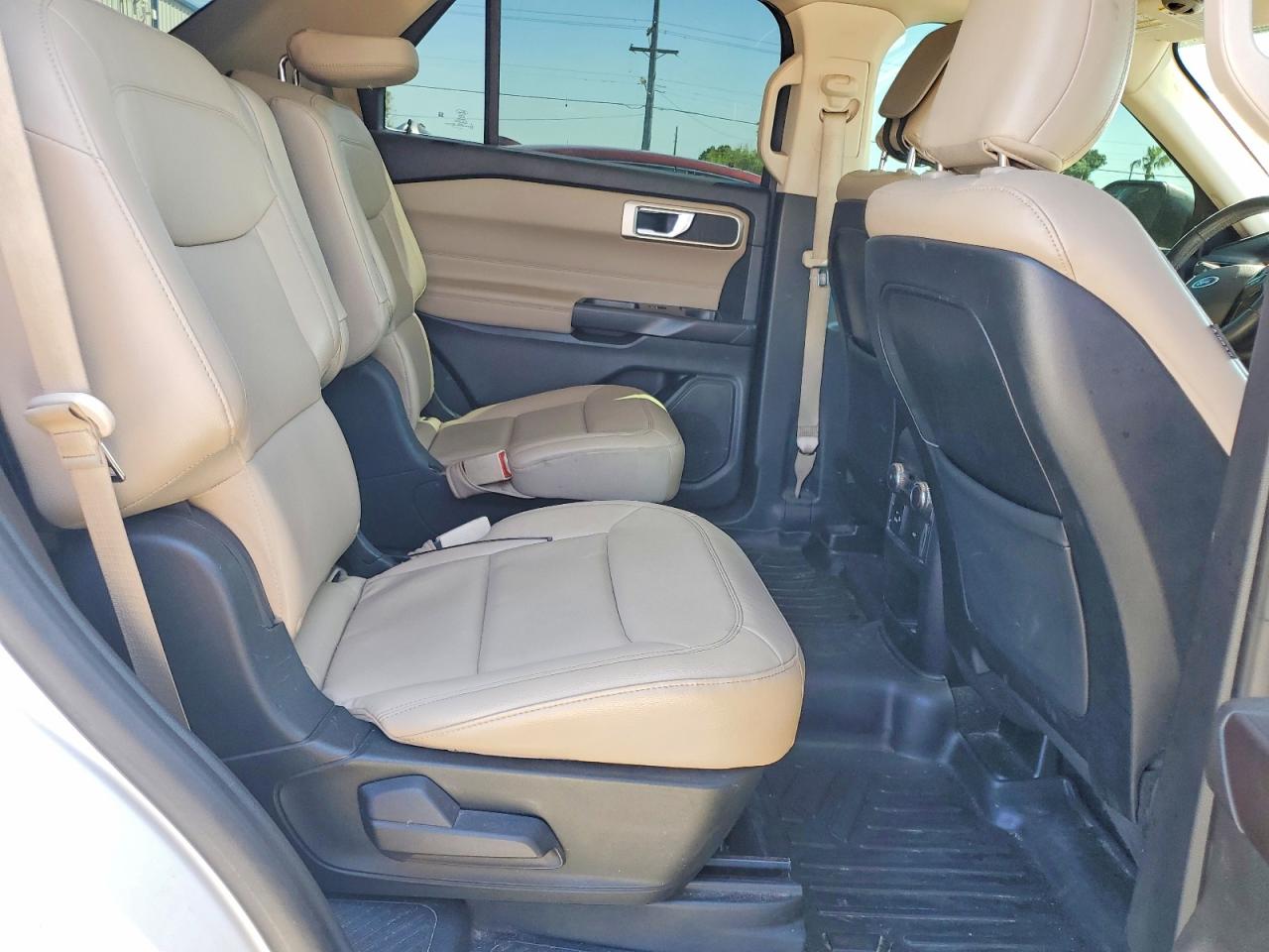 2020 FORD EXPLORER XLT photo 21