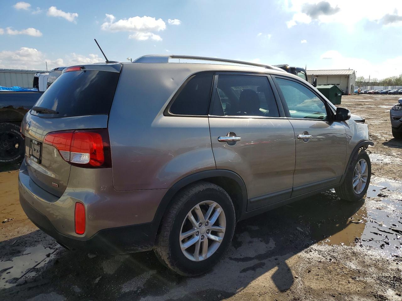 2014 KIA SORENTO LX photo 5