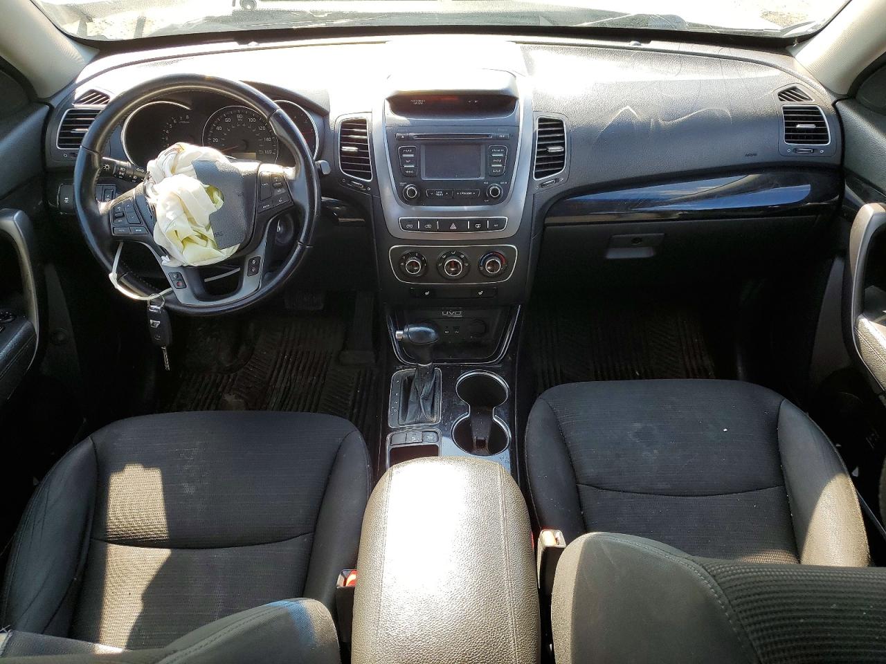 2014 KIA SORENTO LX photo 15