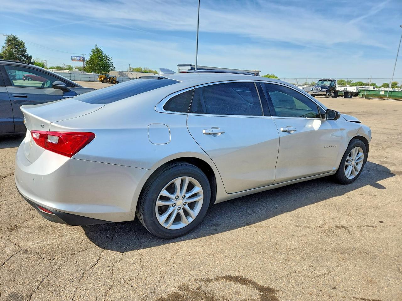 2017 CHEVROLET MALIBU LT photo 5
