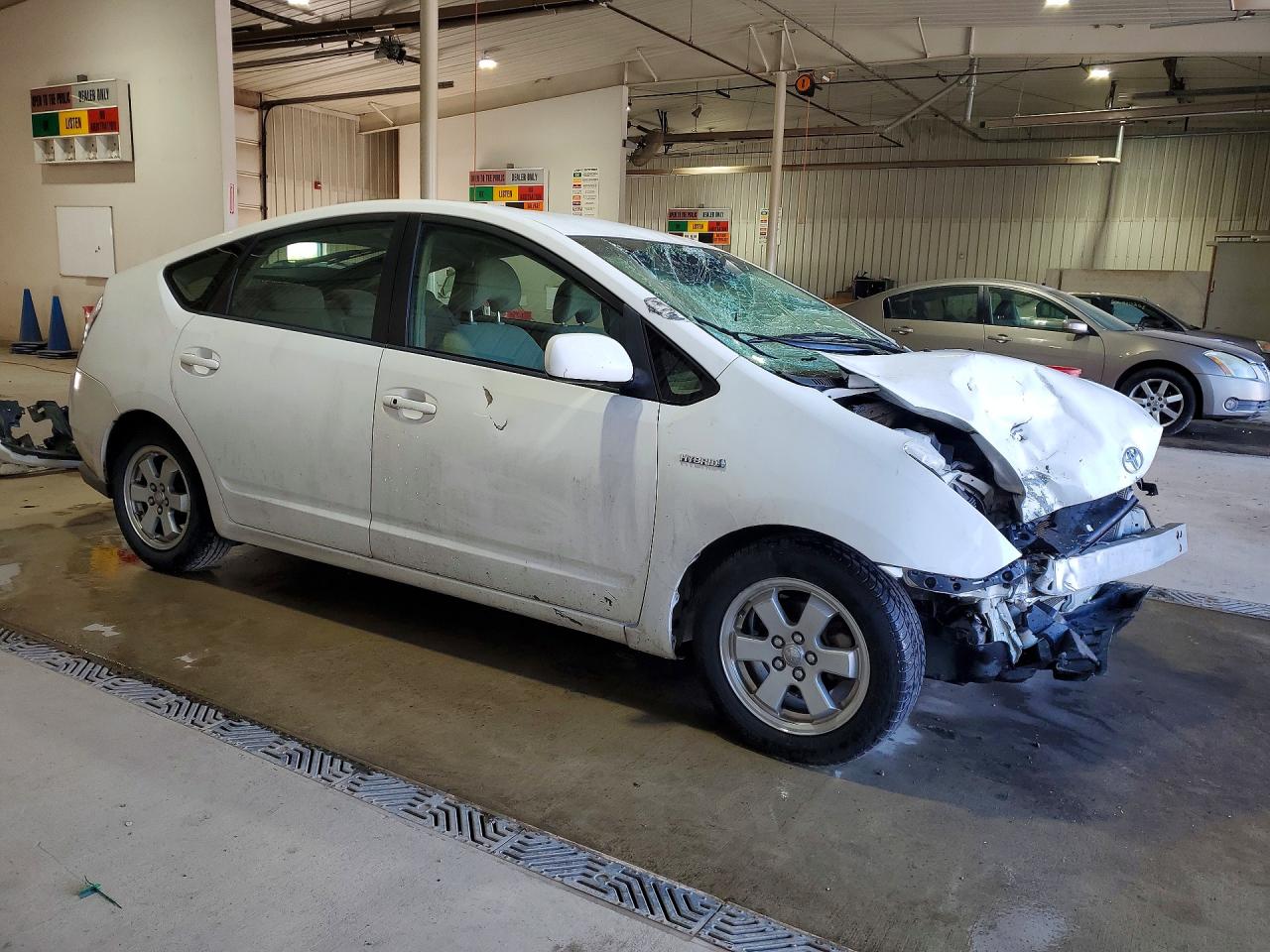 2007 TOYOTA PRIUS BASE photo 7