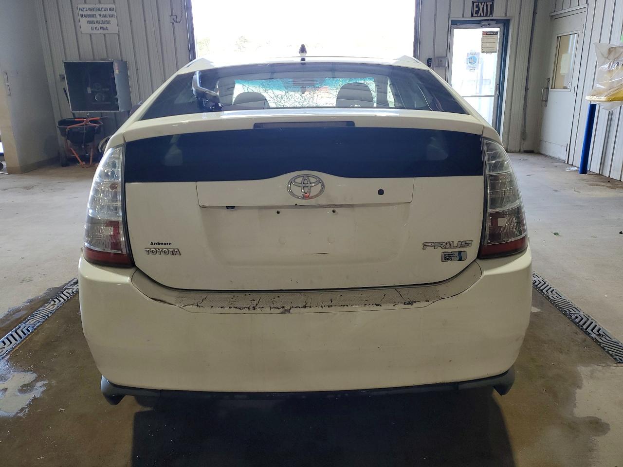 2007 TOYOTA PRIUS BASE photo 11