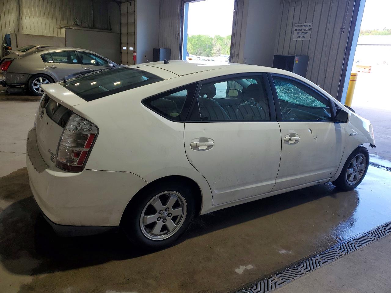 2007 TOYOTA PRIUS BASE photo 5