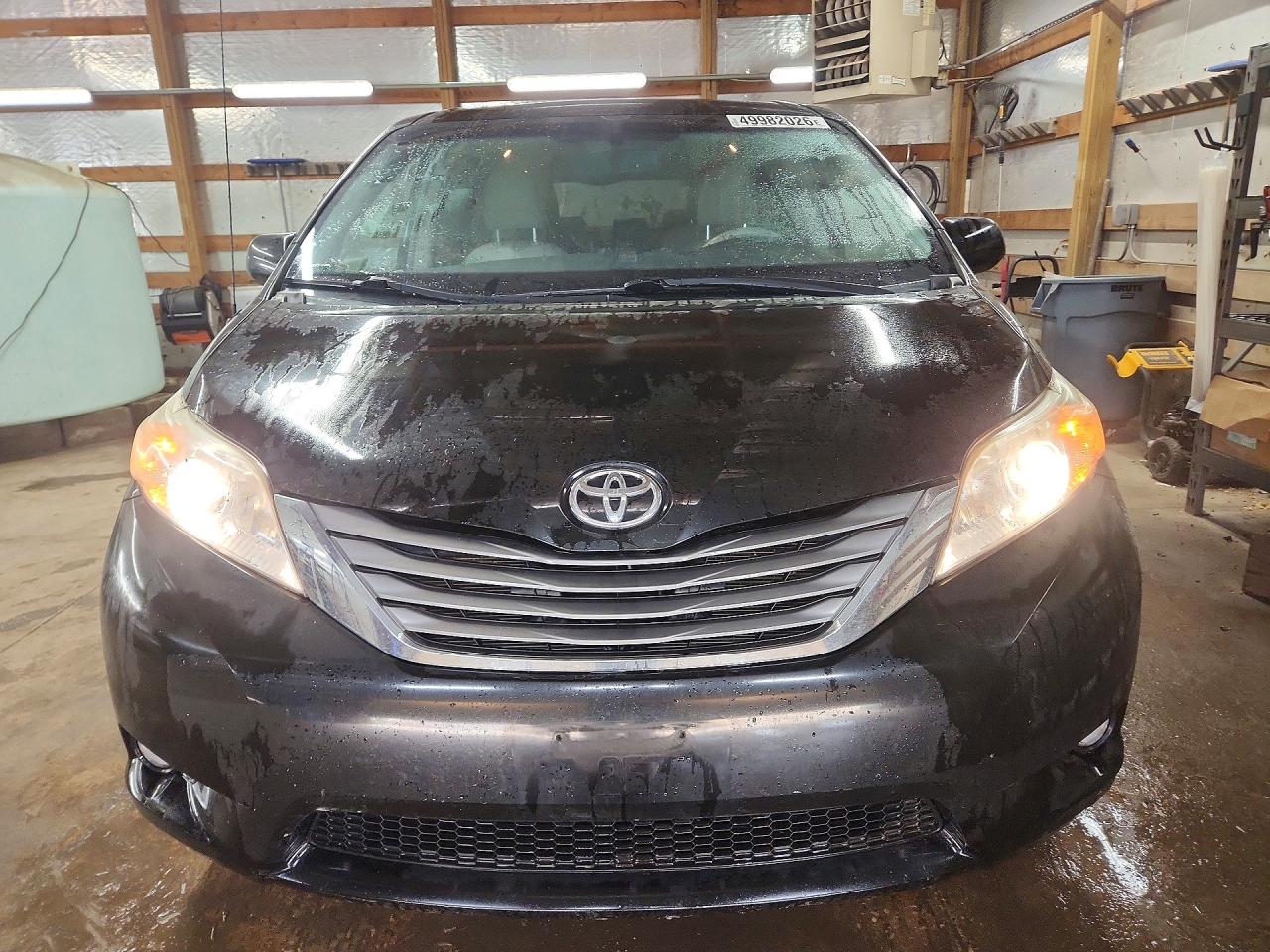 2013 TOYOTA SIENNA XLE 7-PASSENGER photo 9