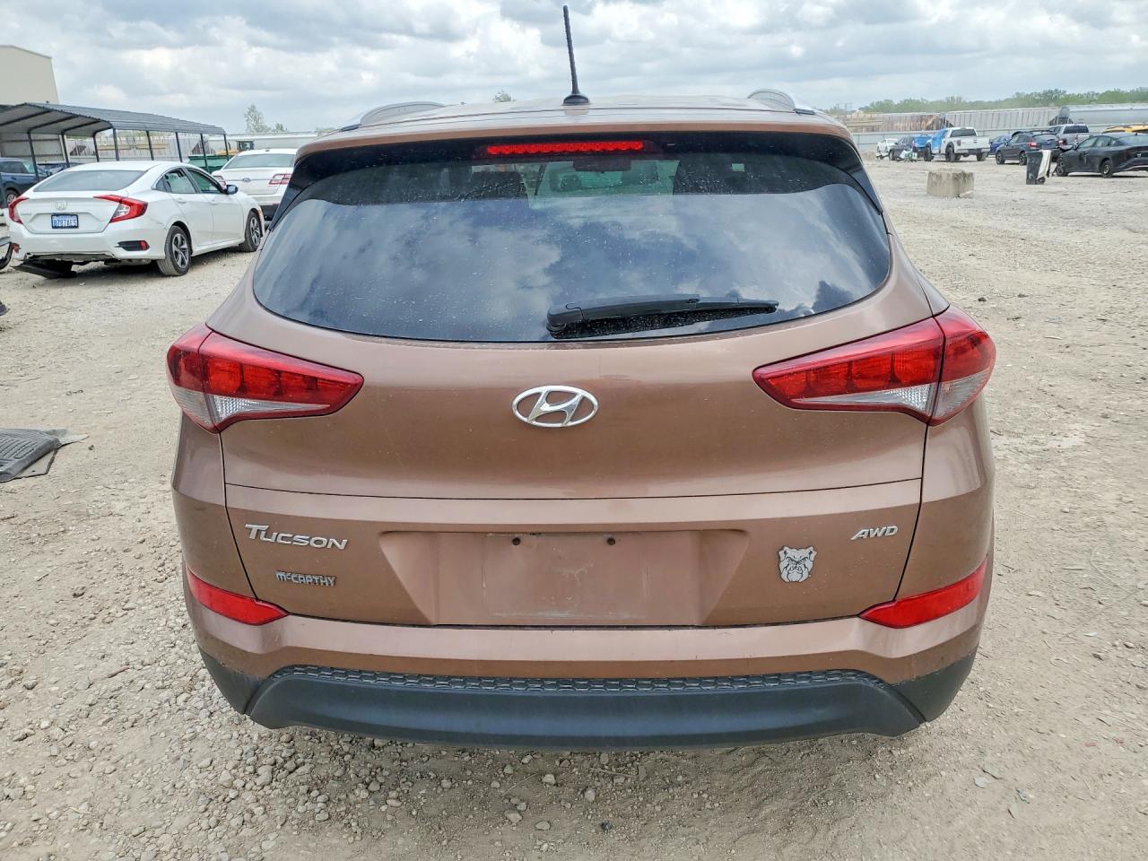 2017 HYUNDAI TUCSON SE photo 11