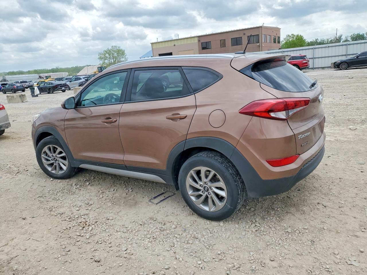2017 HYUNDAI TUCSON SE photo 3