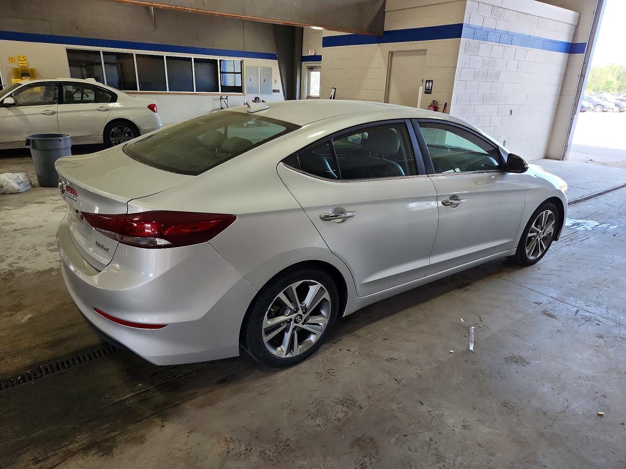 2017 HYUNDAI ELANTRA LIMITED photo 5