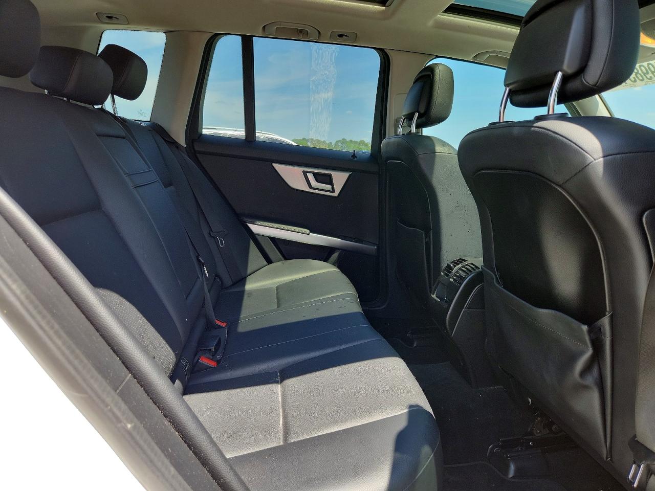 2015 MERCEDES-BENZ GLK 350 photo 31