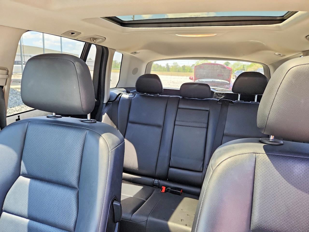 2015 MERCEDES-BENZ GLK 350 photo 28