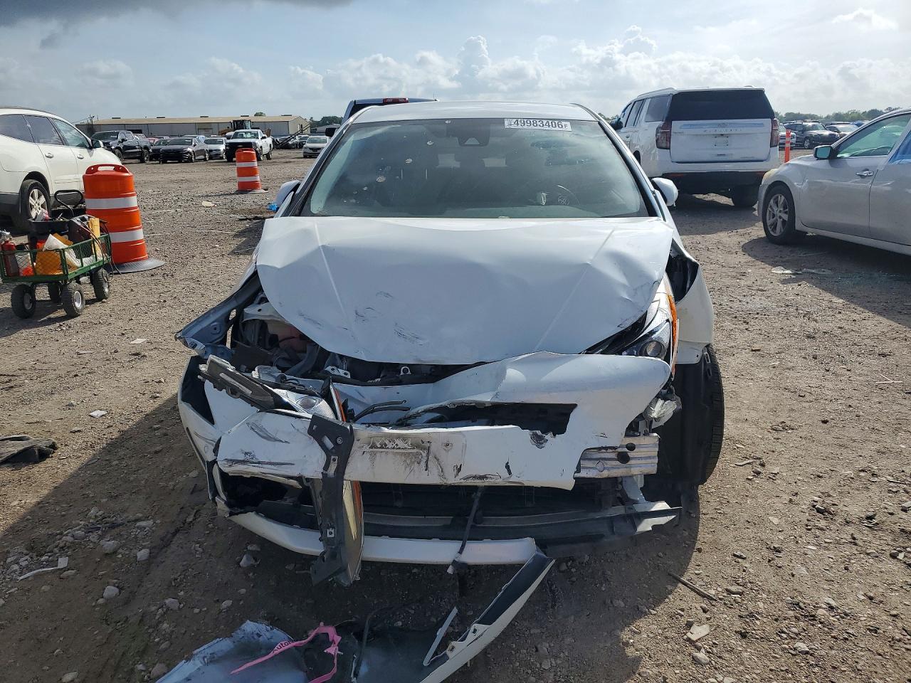 2018 TOYOTA PRIUS THREE photo 9