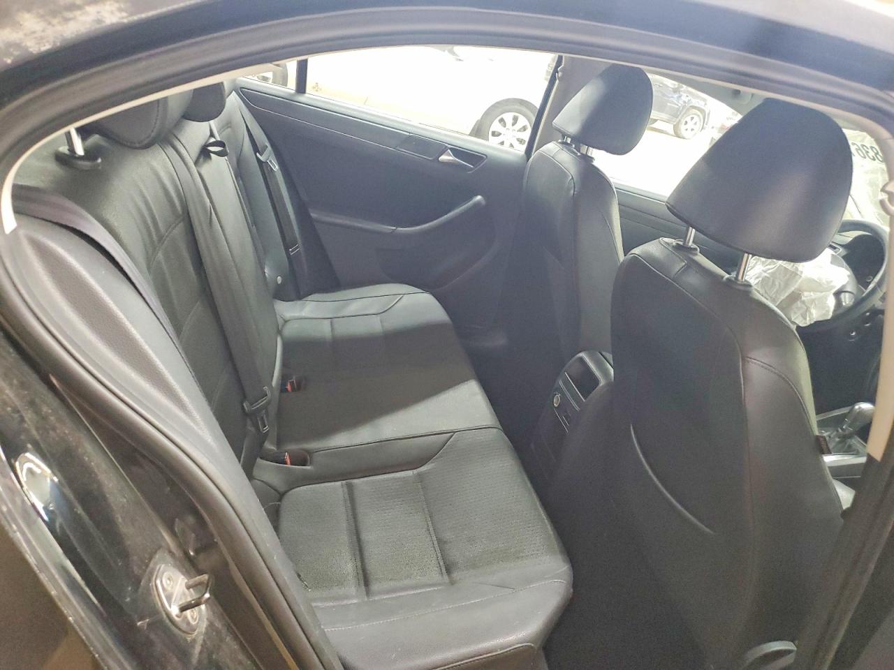 2011 VOLKSWAGEN JETTA SE photo 28