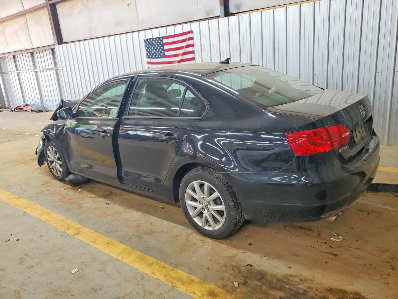 2011 VOLKSWAGEN JETTA SE photo 4