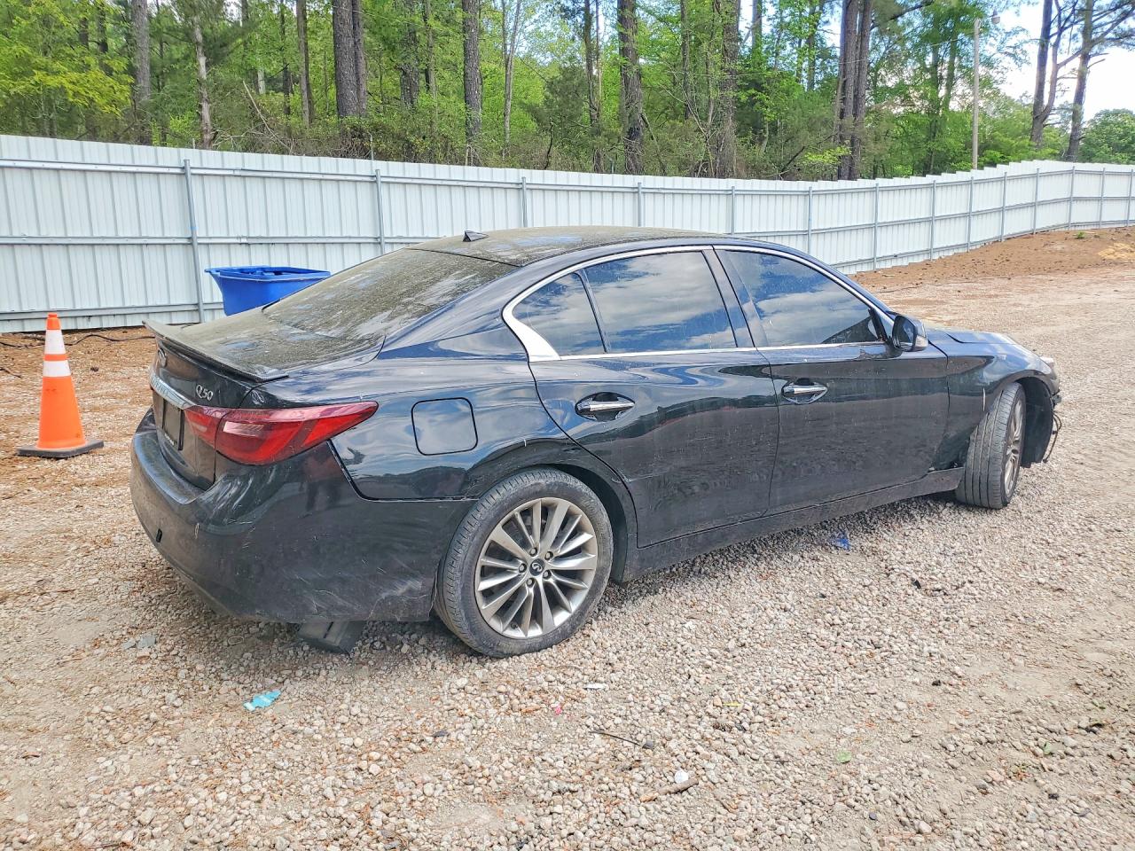 2018 INFINITI Q50 3.0T LUXE photo 3