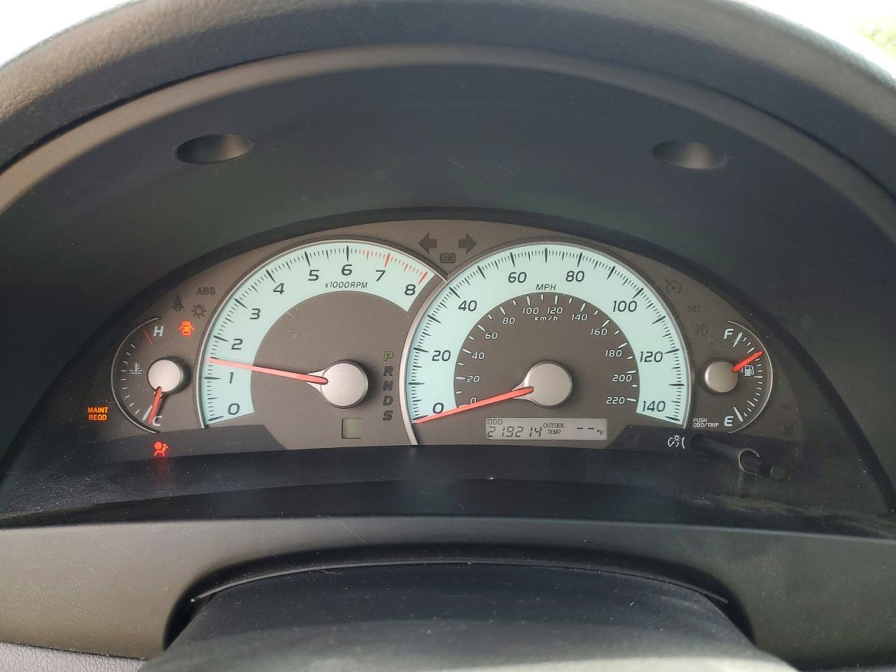 2010 TOYOTA CAMRY SE photo 17