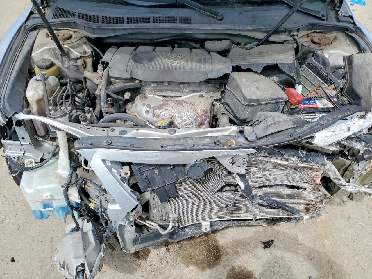 2010 TOYOTA CAMRY SE photo 21