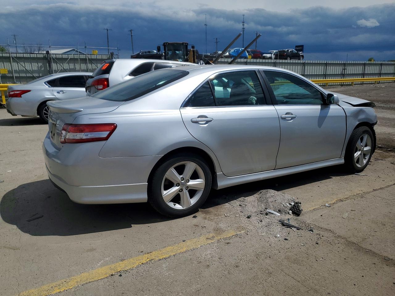 2010 TOYOTA CAMRY SE photo 5