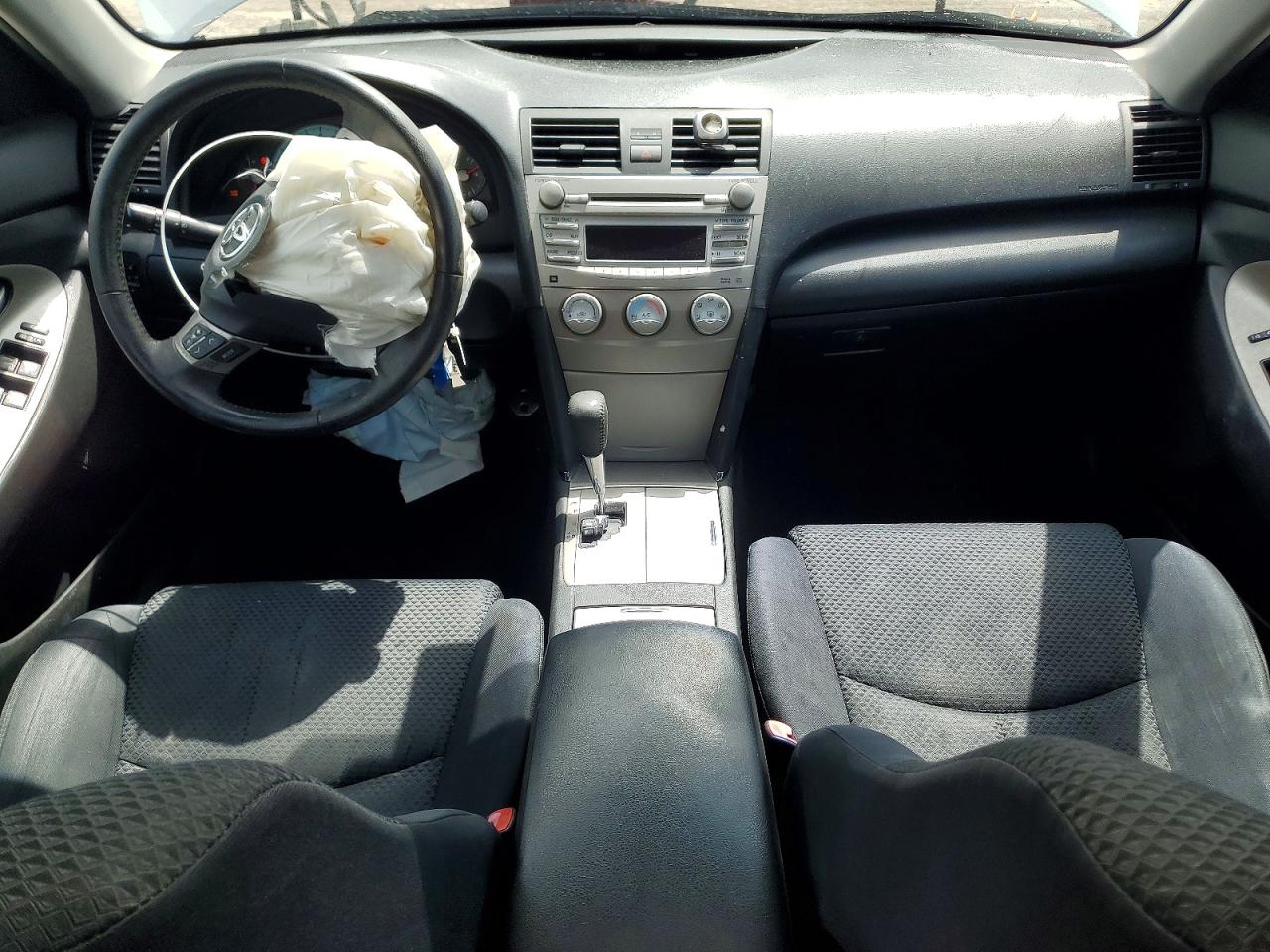 2010 TOYOTA CAMRY SE photo 15