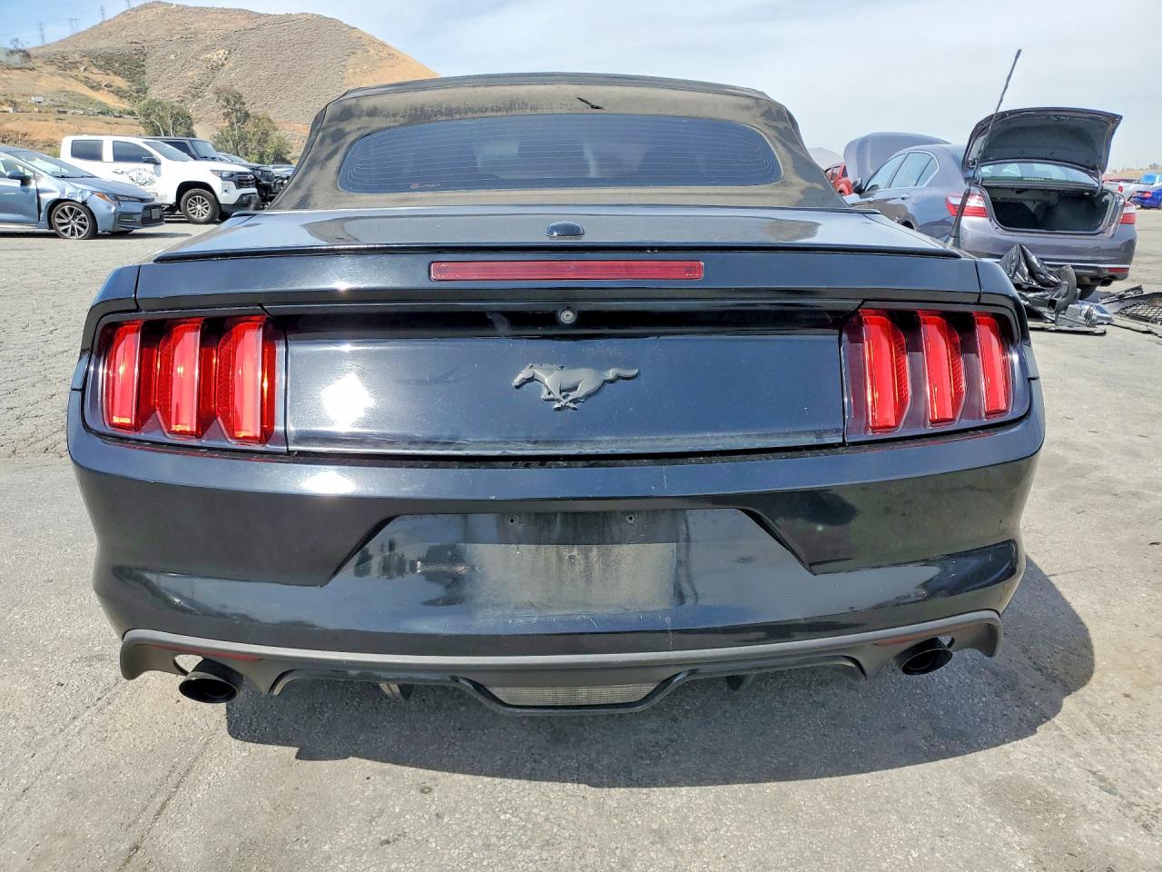 2016 FORD MUSTANG photo 11