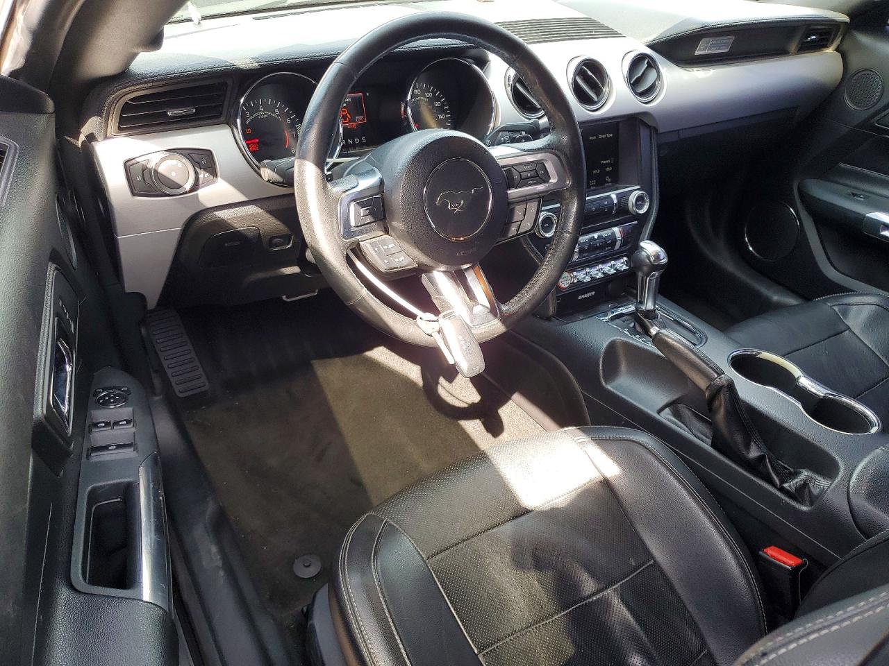 2016 FORD MUSTANG photo 15