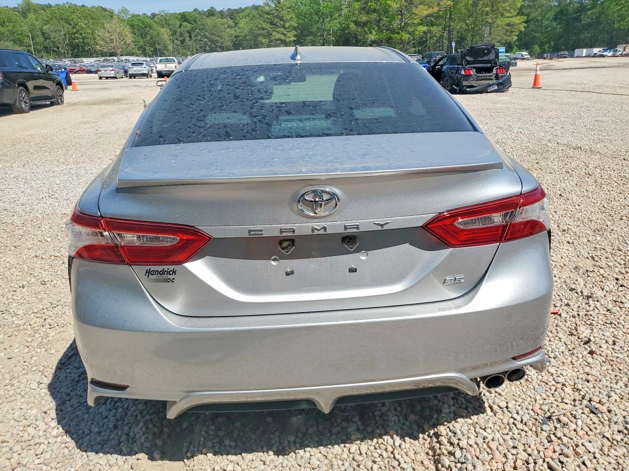 2020 TOYOTA CAMRY SE photo 11