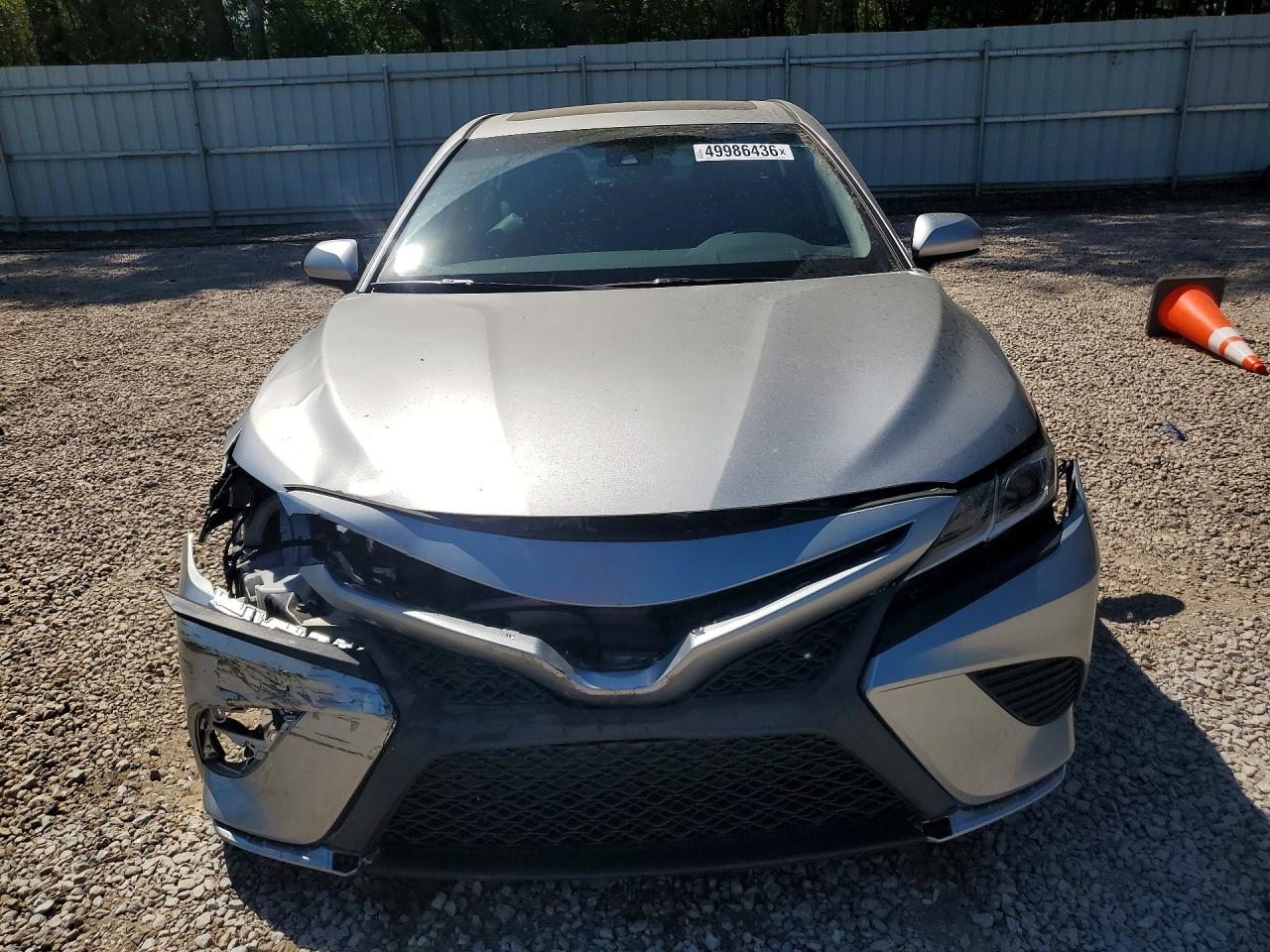 2020 TOYOTA CAMRY SE photo 9
