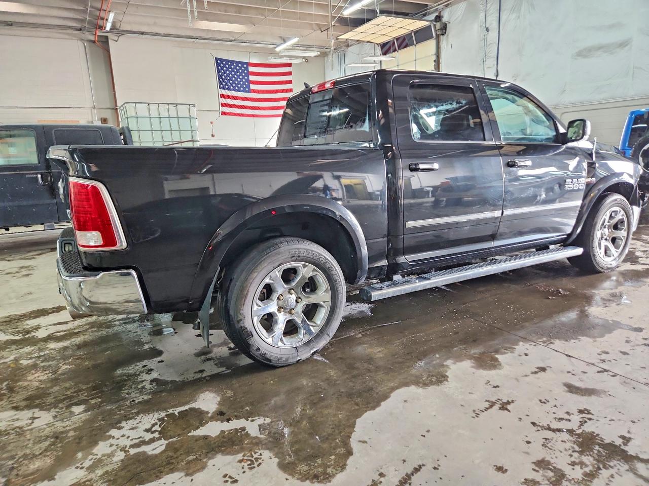 2017 RAM 1500 LARAMIE photo 7