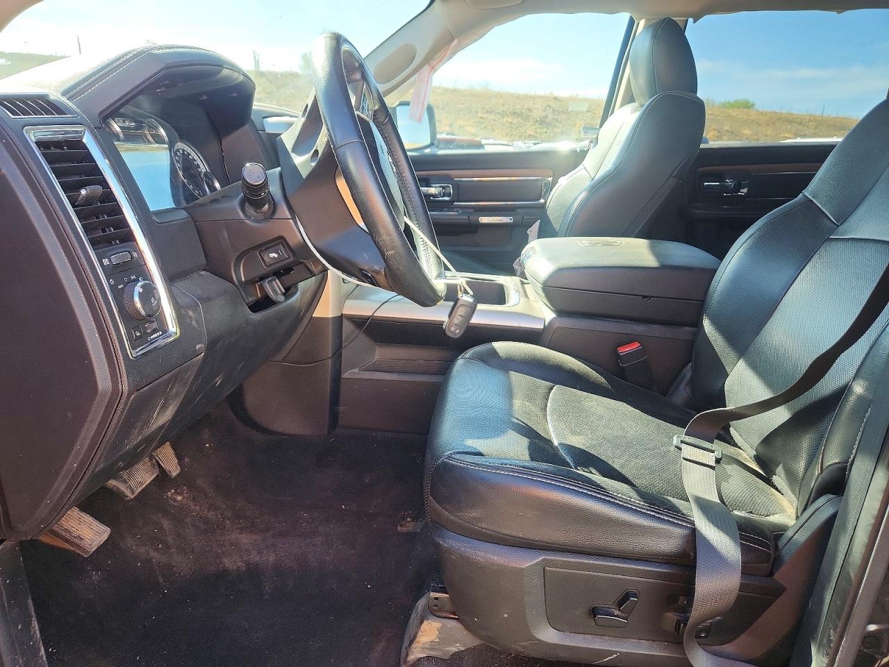 2017 RAM 1500 LARAMIE photo 19