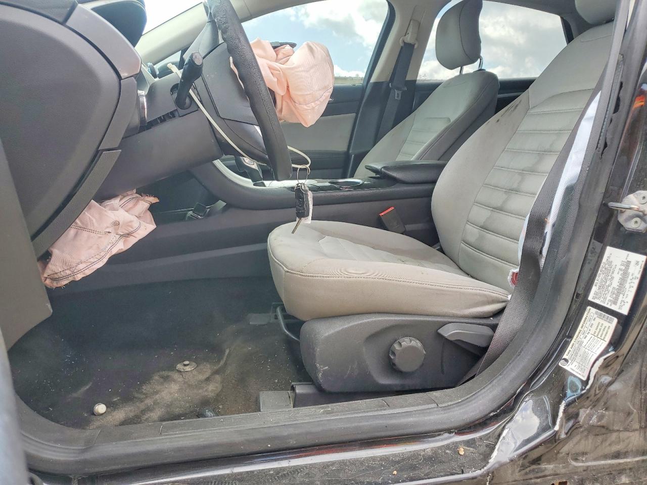 2013 FORD FUSION S photo 19
